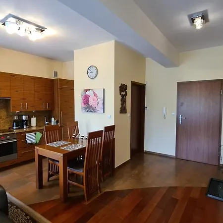 Holiday Gorace Zrodla